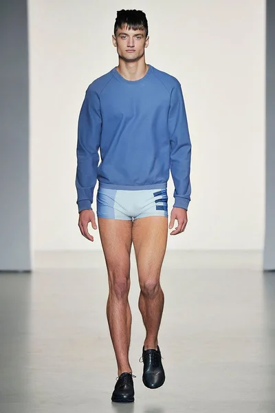 Look 9